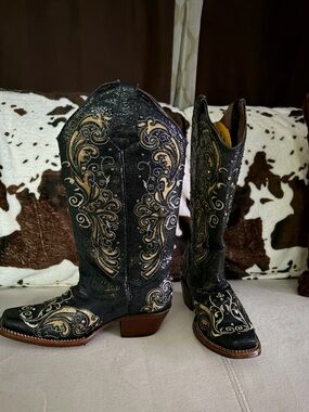 Circle G Black Western Embroidered Cowgirl Boots with Gold Accents